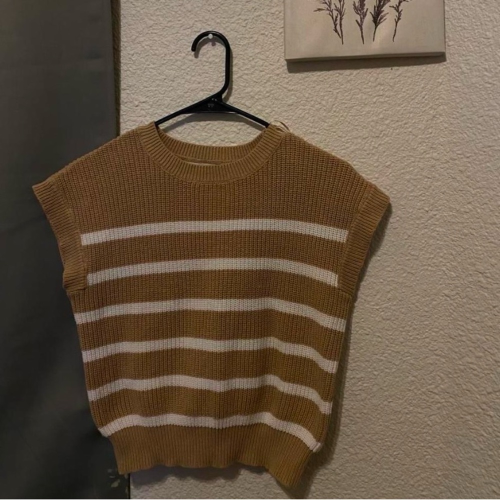 Moon & Madison Tan Knit Sweater